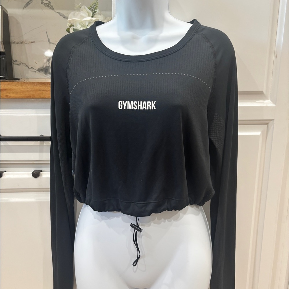 GymShark Long Sleeve Croptop Size M